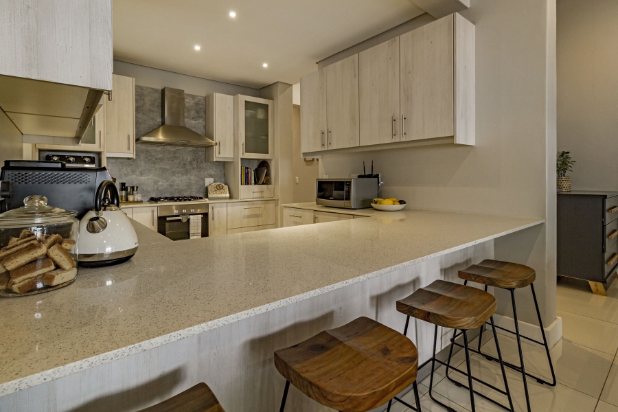 3 Bedroom Property for Sale in Heldervue Western Cape